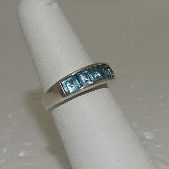 PRETTY TOPAZ RING - Picture 5 of 7